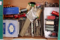 Lot 696 - Mixed Hornby Dublo EDL17 matt black tank...