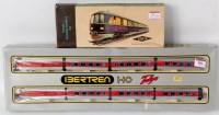 Lot 801 - An Ibertren H0 Talgo coach set (G-BG), and a...