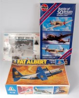 Lot 1522 - White metal and plastic kit aircraft group to...