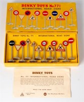 Lot 2005 - Dinky Toys, 771 International road signs...