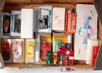 Lot 2510 - 1 box of mixed modern issue and loose Matchbox...