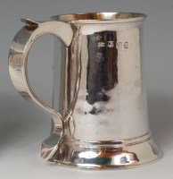 Lot 408 - An early George III silver tankard, the S...