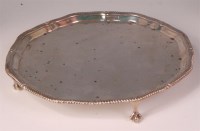 Lot 795 - *A George V silver salver, having a gadrooned...