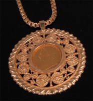 Lot 899 - A late Victorian gold full sovereign, 1900, in...