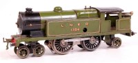 Lot 282 - Hornby 1932-6 lighter green LNER c/w no 2...
