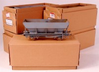 Lot 354 - 5x HEA hopper wagons Chinese built, finished...