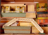 Lot 312 - A large tray of Hornby accessories some...
