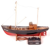 Lot 138 - Billings? ELKE R/C fishing boat with radio...