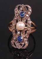 Lot 524 - An Edwardian yellow metal ladies cocktail ring,...