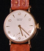 Lot 548 - A gents vintage Vertex Revue 9ct gold cased...