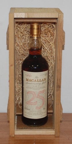 Lot 172 - The Macallen 25 year old Anniversary Malt,...