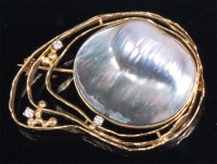 Lot 196 - A modern 18ct gold brooch, naturalistically...