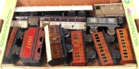Lot 397 - A tray containing nine 0 gauge items including...