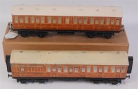 Lot 305 - A Leeds LNER teak 1st/3rd class bogie suburban...