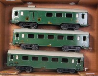 Lot 560 - A small tray containing 3 Jep SNCF green bogie...