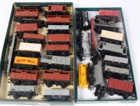 Lot 657 - 30 assorted plastic and metal wheeled Hornby...