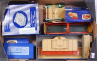 Lot 647 - Tray containing boxed D1 through station,...