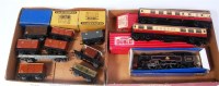 Lot 664 - Assorted Hornby Dublo rolling stock to include...