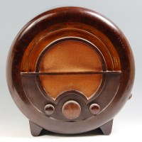 Lot 10 - An Ekco AC76 Superhet radio, of circular form...