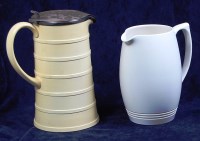 Lot 126 - A Keith Murray Wedgwood straw glazed pottery...