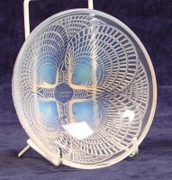 Lot 191 - A Lalique opalescent glass table bowl in the...
