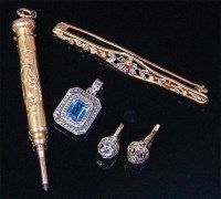 Lot 564 - Mixed jewellery to include; pair of yellow...