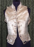 Lot 620 - A George III gentlemans silk waistcoat, a...