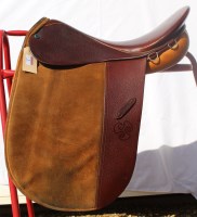 Lot 2 - Saddle Stubben Island show havana 18½'' 28...
