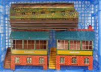 Lot 330 - A small plastic tray containing Hornby 1933-41...