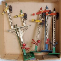 Lot 354 - A small tray containing 4x Hornby electric...