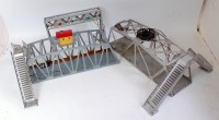 Lot 450 - Minitoys (USA) footbridge in 3 pieces for...