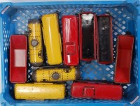 Lot 469 - Tray containing ten 4-wheel Marx USA assorted...