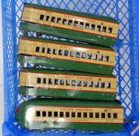 Lot 482 - Marx USA Union Pacific coaches only, no loco,...