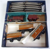 Lot 489 - A Hornby No. 501 passengers set NE containing...
