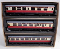 Lot 533 - Darstead box containing set of Ace red/cream...