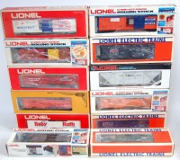 Lot 564 - 12 Lionel box cars mixed names and mixed box...