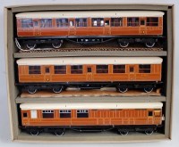 Lot 569 - Ace Trains LNER C/4A coach set Nos 6461, 61639...