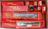 Lot 675 - 25+ Triang wagons and coaches including 3x...