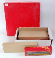 Lot 676 - Triang R157 R158 R334 3 car class 101 DMU...