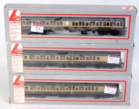Lot 721 - A Lima 3 car class 117 DMU GWR brown/cream...