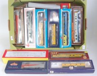 Lot 749 - Large tray containing approx 23 boxed bogie...