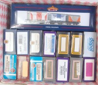 Lot 752 - Twenty one mixed make wagons, Bachmann, Dapol,...