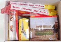 Lot 820 - Hornby accessories, track packs, D E&F, R8002...