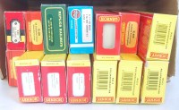 Lot 854 - Mixed lot of 14 coaches some in associated...