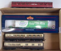 Lot 858 - Mixed collection of rolling stock, Bachmann 37-...