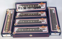 Lot 870 - 6 Bachmann corridor coaches BR Maroon Thompson...