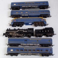 Lot 879 - Triang Transcontinental items; class 23 TC...