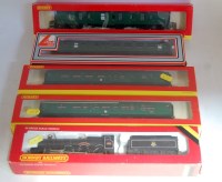 Lot 895 - Hornby R380 Clevedon Court BR black (G-BG)...