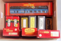 Lot 906 - Mixed rolling stock, 11 Triang and Triang...
