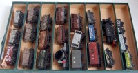 Lot 910 - Tray containing whitemetal kit built ex...